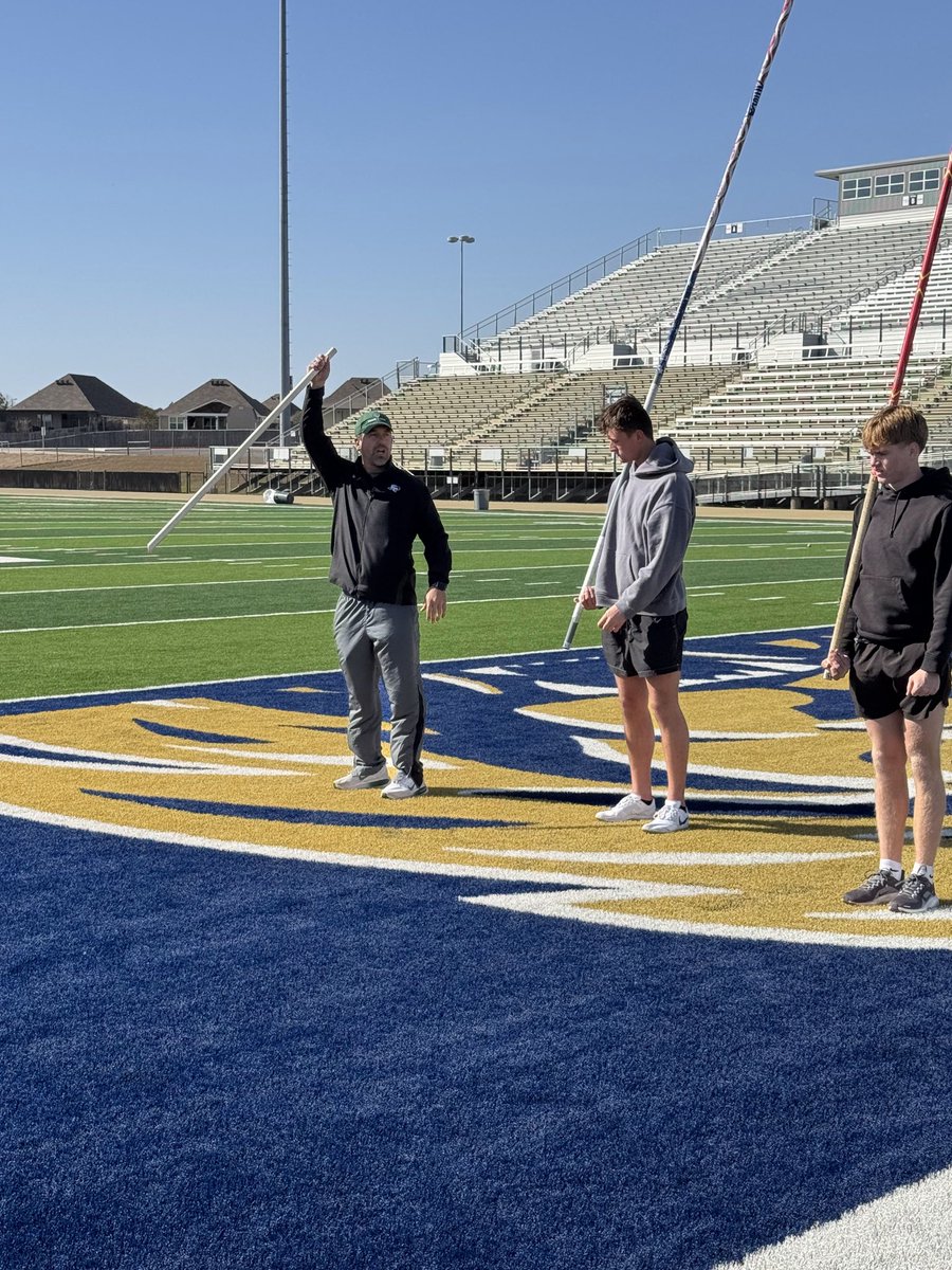 Lone Star Athletics Coaches Association tweet media