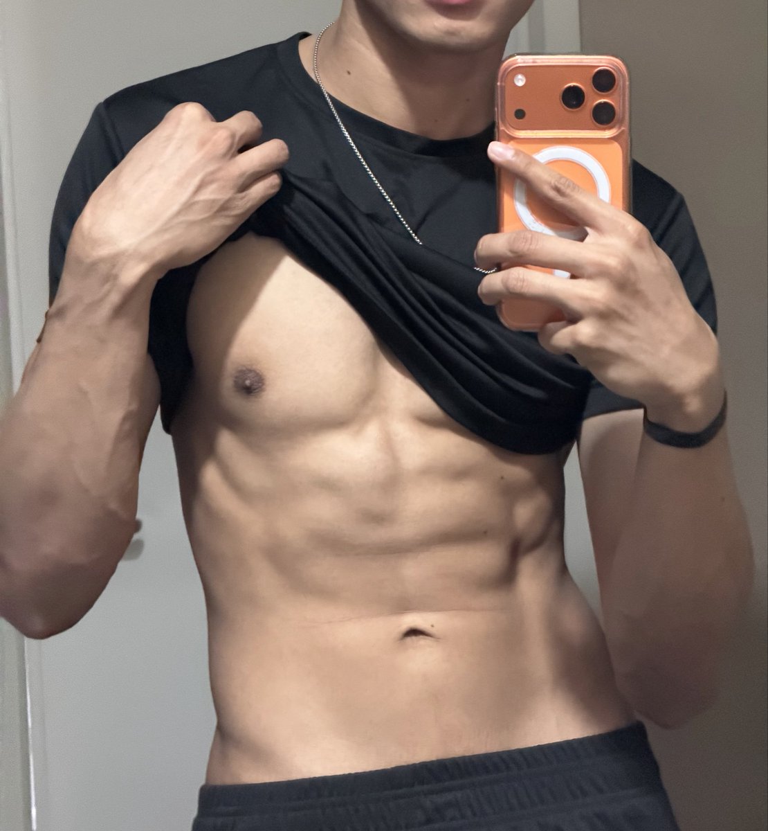 gerardjohn2020's tweet photo. game na ulit https://t.co/Qa2uVcP4t3