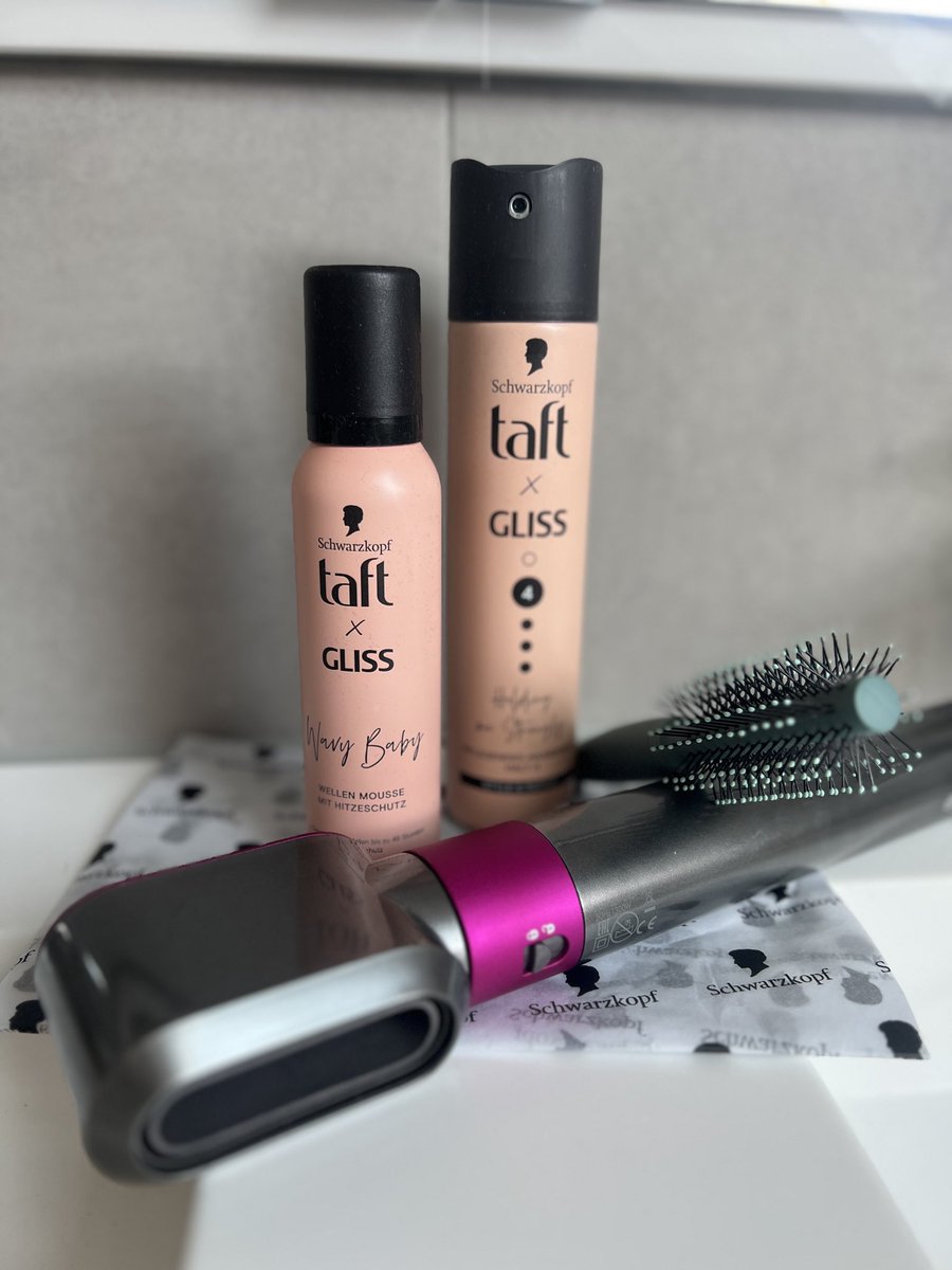 bella_hasi1's tweet photo. Werbung/ produkttest 
Ich habe die neueren Styling Produkte mit @trnd von @schwarzkopf_ ausprobiert und bin definitiv ein Fan. Toller Halt und ein angenehmes tragegefühl. Probiert es am besten selber aus ☺️ https://t.co/I5EDGR1gFV