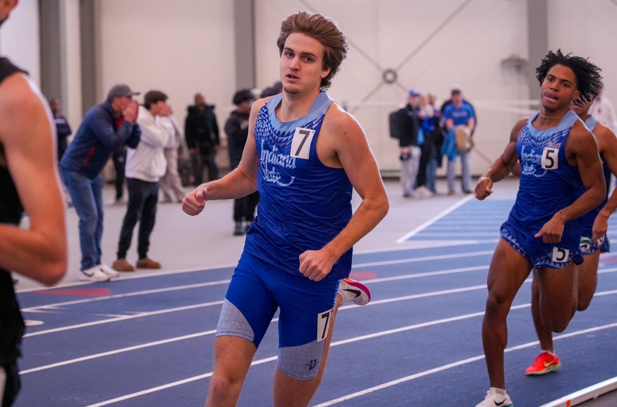 Our first 👀 at the distance crew this season

Halle Miller with a career-best 4:59.89 to lead the women in the mile, Ryan York goes 4:19.88 to pace the men

#MarchOn | #StayRooted