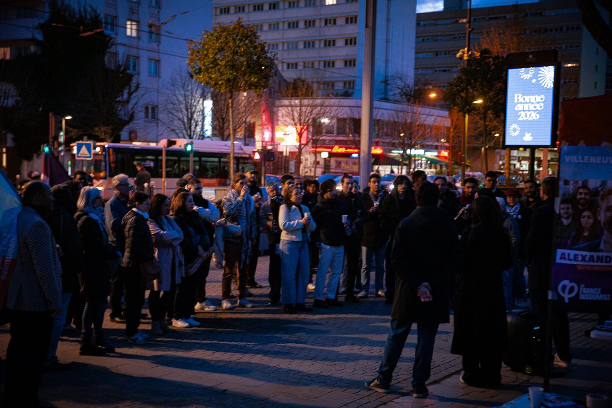 Belle journée d’action avec les insoumis de Villeneuve-la-Garenne.

Des centaines de portes toquées et l’envie de tourner la page d’un maire macroniste qui n’écoute pas les besoins des habitants.

Merci à <a href="/A_Saintoul/">Aurélien Saintoul</a>, Shama, Rhizlaine et Sarah pour les interventions.