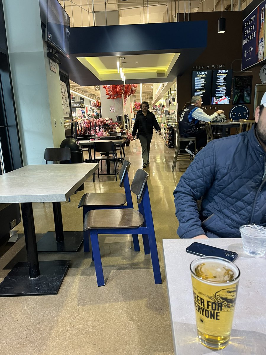 Tom Wambsgans tweet media