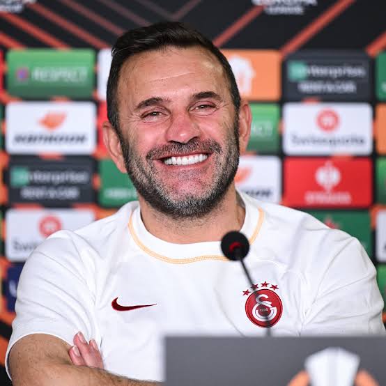 ben size hatalarımızdan ders aldık dedim, aynı bokları tekrar yemeyeceğiz demedim. (Gülerek)
#OkanBurukİstifa