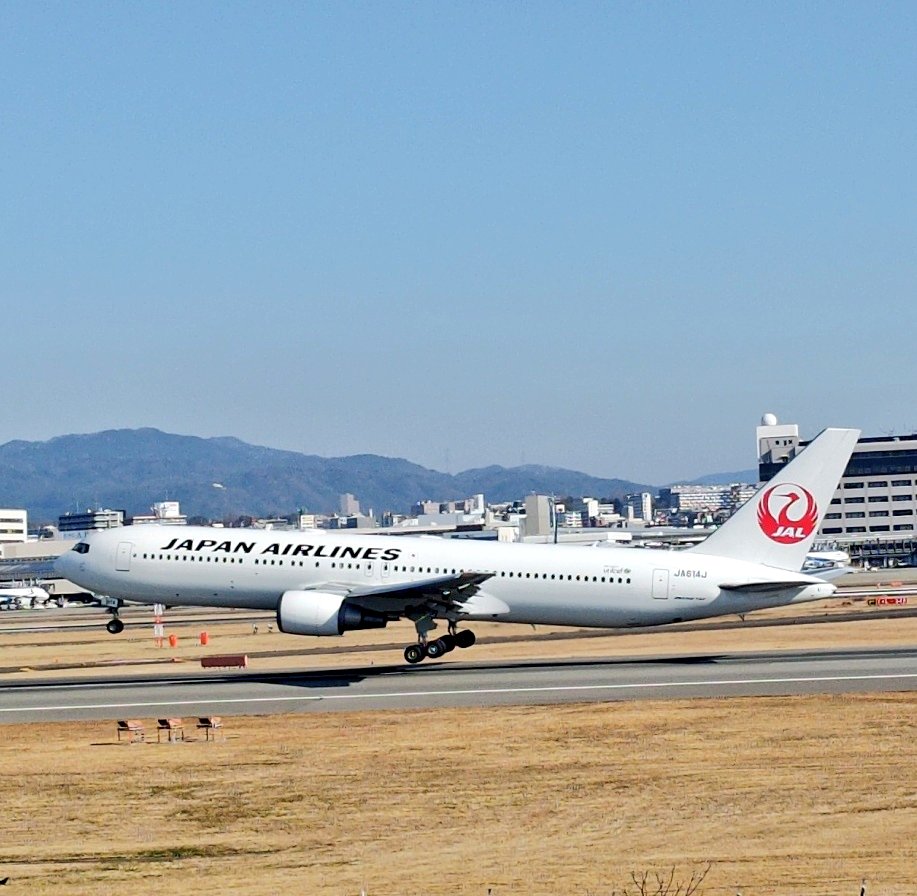 秋旅の伊丹発の復路を迷ってたけど 宿泊先を再検討して 復路FIX 帰りはB788クラスJ予約✈️ 往路は単独路線のため ANAファーストクラス1A席に  マイルとアップグレードポイントを スカイコインに変えて→発券済み✈️ JR西日本の株主優待使い鉄道旅🚈