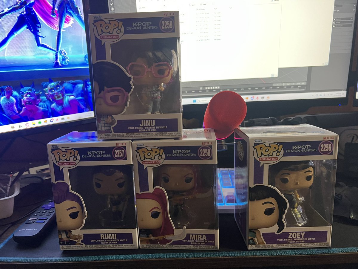 claysweetss's tweet photo. first post in ages... oops... I GOT MY FUNKOOOSSS https://t.co/2sL7fDEU6y