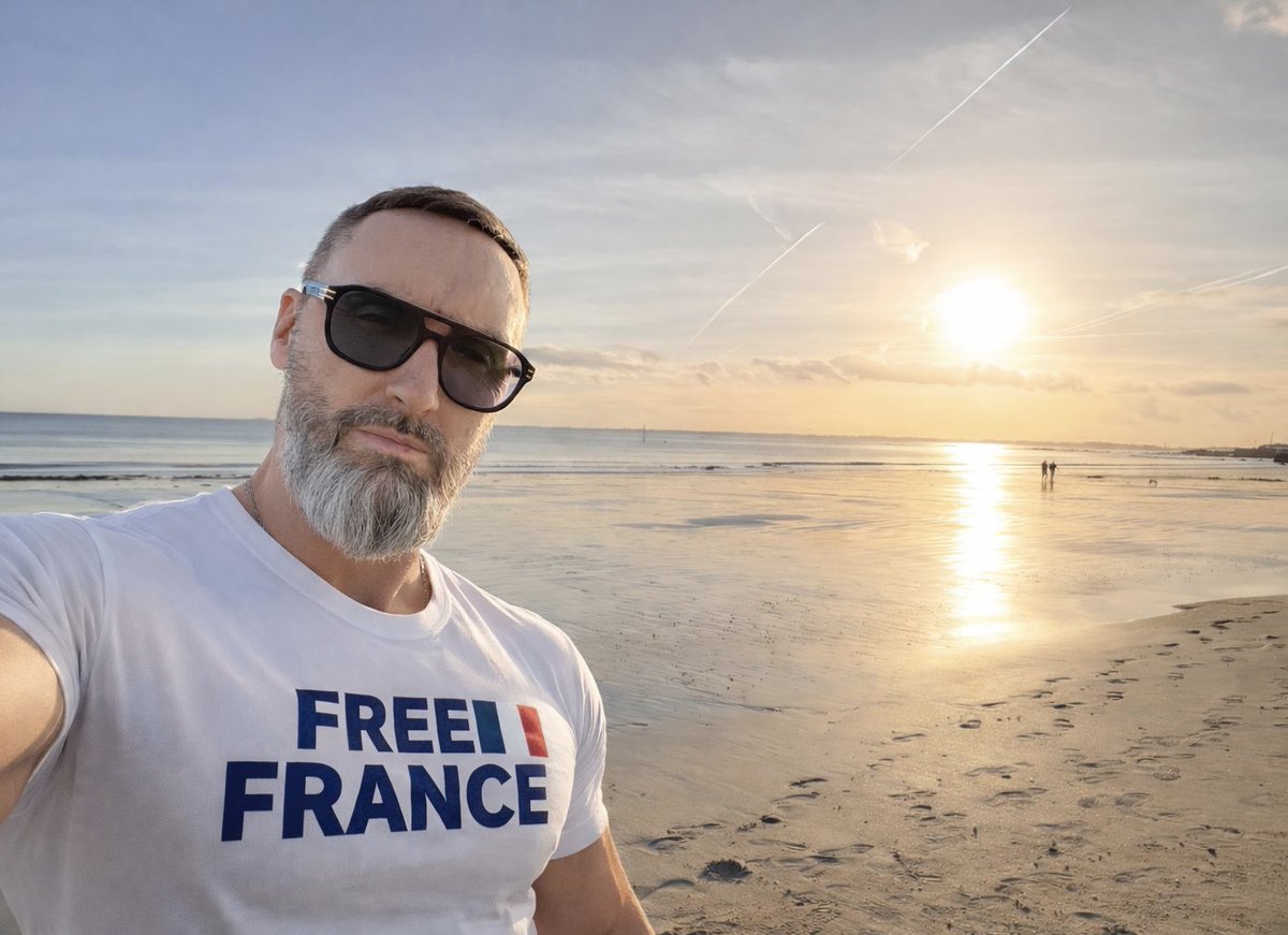 le_jarl's tweet image. Ça change de « Free Palestine » non ?