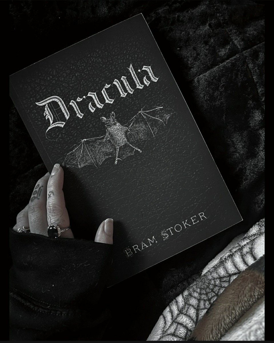 Black. (@blackdreamvibes) on Twitter photo 