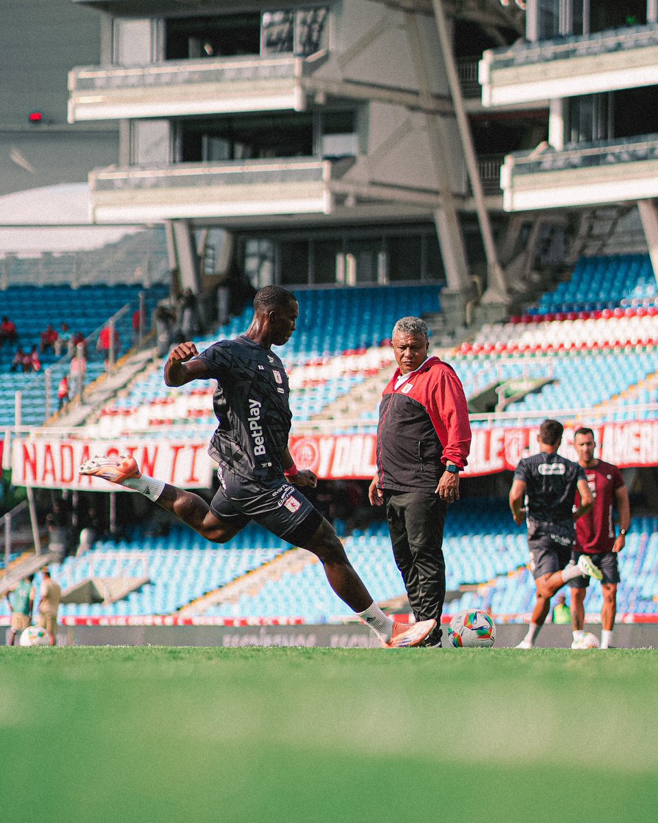 Año 2026 y una nueva ilusión. Vamos con las ganas de que termine con títulos; ese es el gran objetivo y el que de verdad sostendrá una temporada exitosa. 

Aquí nos pueden sintonizar en el relato de <a href="/cafellaga/">Carlos Llanos</a> aquí: facebook.com/share/v/1M6WNb…