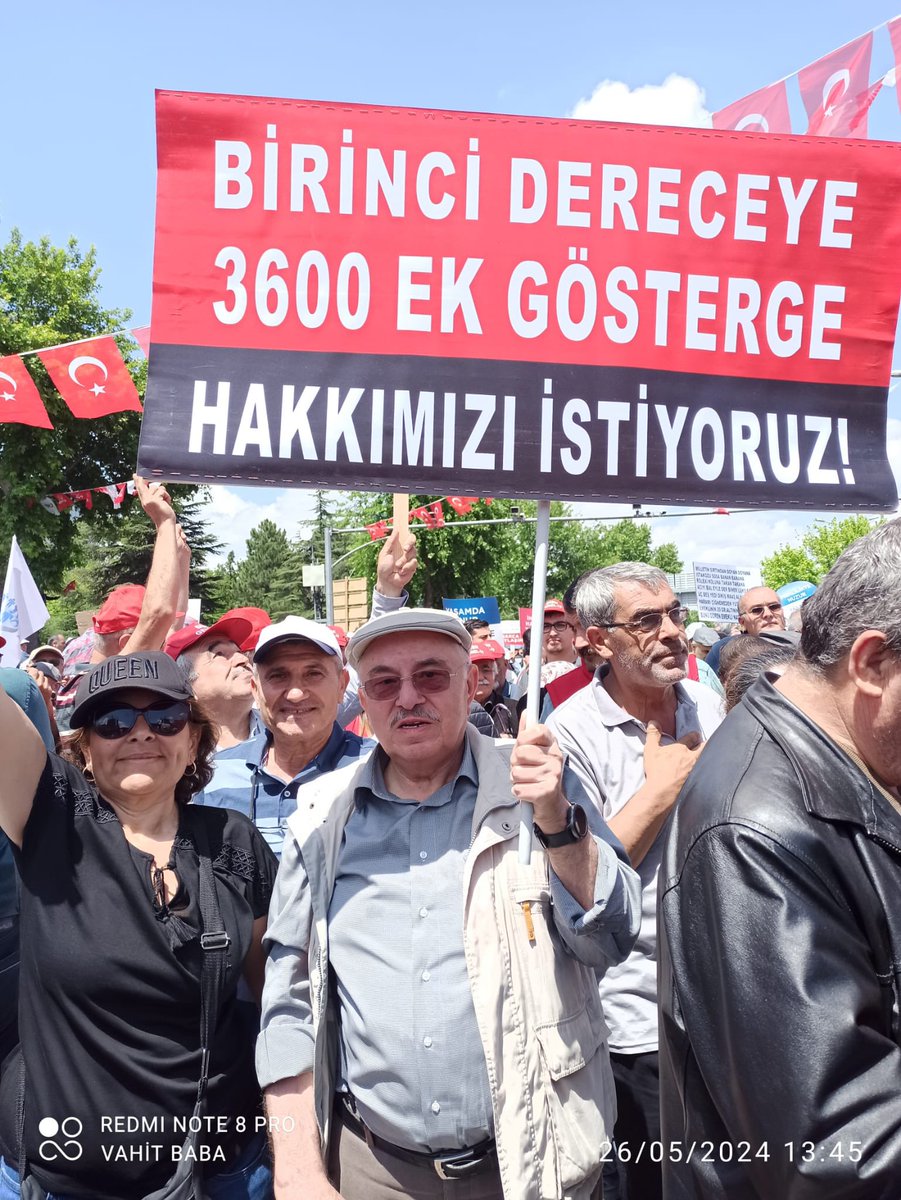 sevdacevir80225's tweet photo. Aylardır bir 3600 gösterge veremediniz.
Konuşurken bol konuşuyorsunuz.icraat yok
Memur eml maaşlarının  yarısına kondunuz.
Sizlerde maaşlarınızın yarısını almayın tasarruf yukardan başlar.
Kendinize %200 zam yaptınız utanma varmı?
#BirinciDereceye3600 
#EmekliMemuradaSeyyanen https://t.co/pXWXhsIIxl