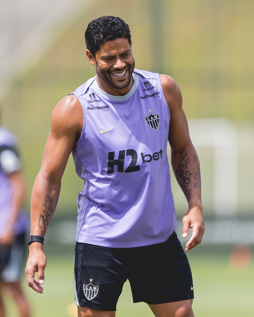 A alegria em mais uma manhã de trabalho na Cidade do Galo! 😁🖤🤍