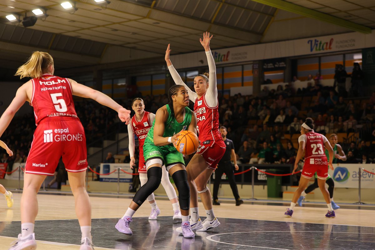 𝑪𝒓𝒐́𝒏𝒊𝒄𝒂

La condena de los pequeños detalles

🗞️ bit.ly/49pfJmg

📸 <a href="/dvizphoto/">dvizphoto</a> 

#ElLatidodeMendi #MendikoTaupada