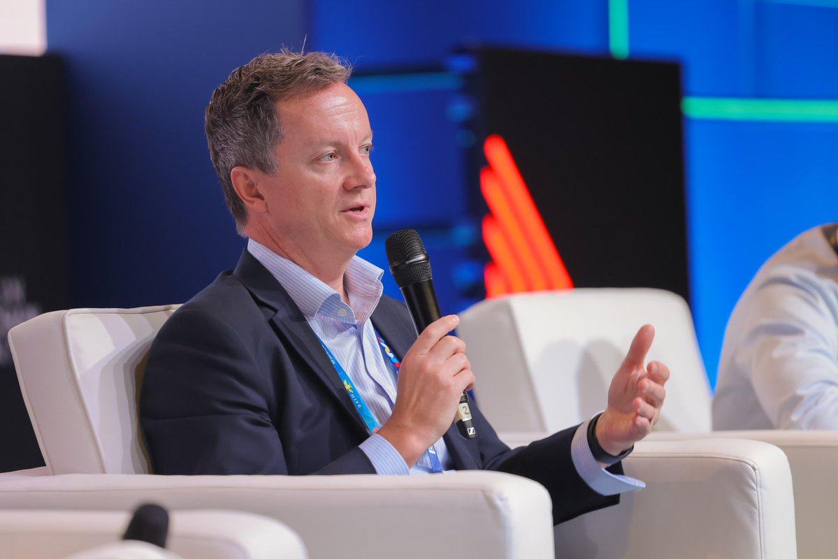 Xaif_Crypto's tweet image. 🚨 BREAKING 🚨

🐋 WALL STREET WHALE CALLS $XRP TO $12.50 🤫

Standard Chartered analyst Geoffrey Kendrick, $XRP is projected to reach $12.50 by 2028

Why XRP specifically?

• Spot XRP ETFs gaining approval
• 6 live ETF funds expected
• $4 to $8 BILLION inflows in the first…