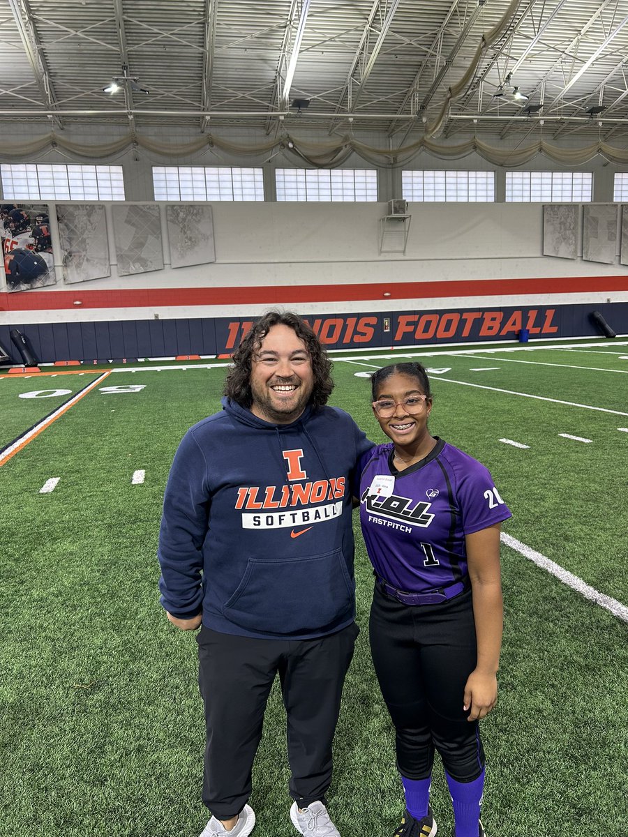 kadenceb2028's tweet image. Truly grateful for being invited to the @IlliniSB Winter Camp! I had a wonderful time meeting the coaches and players. I earned a camp award for standing out! I can’t wait to be back at the campus again. Thank you so much @TyraPerry13, @coach_troutsta, @bgoler10 @Coach_Veee #AGTG
