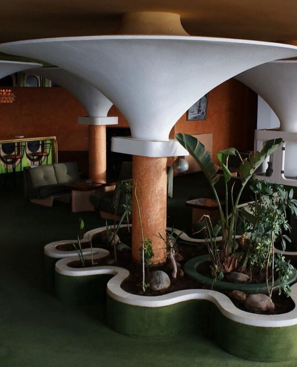 Thinking about the psychedelic Firdaous Hôtel, built in the 1970s 🪭🏮 designed by Patrice de Mazieres &amp; Abdeslem Faraoui

📸© Philippe Garcia &amp; Bruno Suet