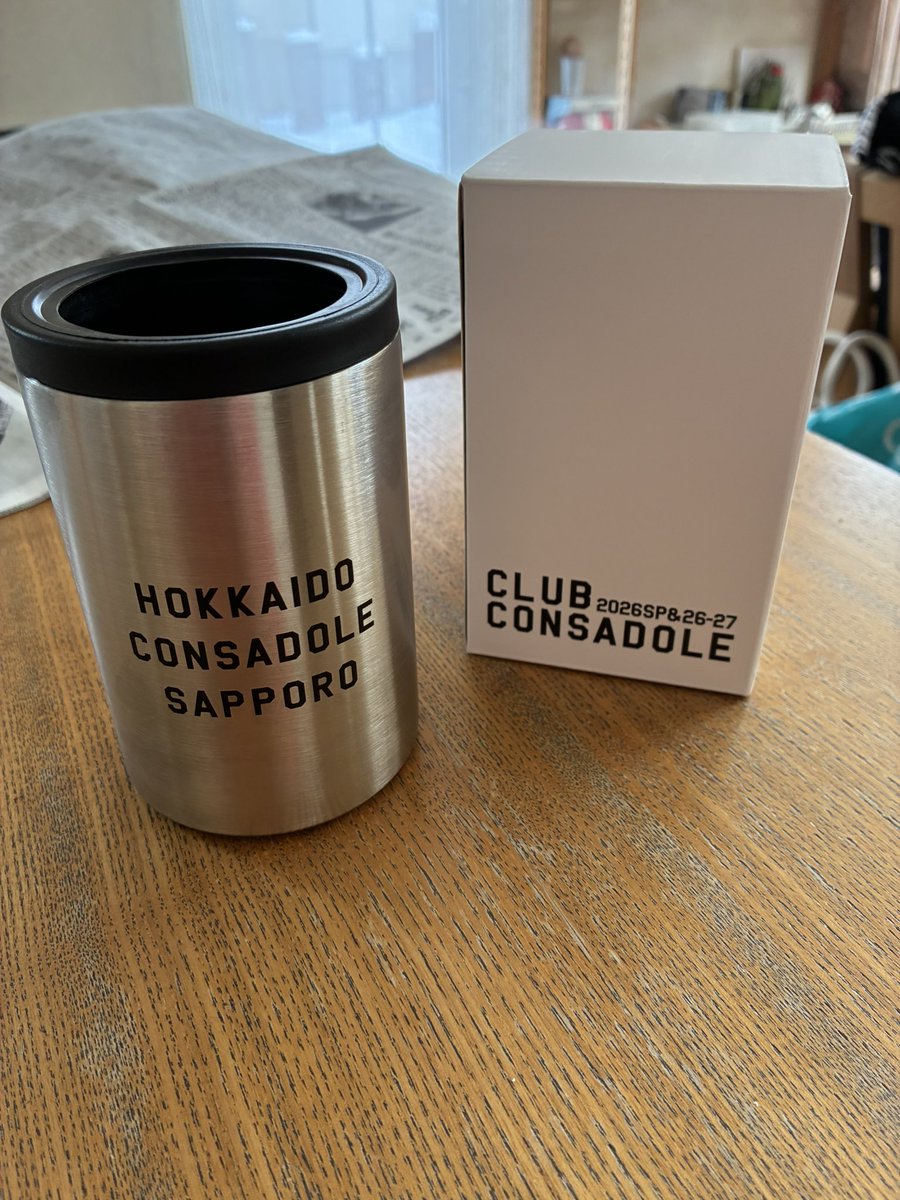 mocketconsa's tweet image. クラブコンサドーレのドリンクホルダー案件でけっこう皆さん困惑してらっしゃる模様😅
あるフォロワーさんに提案いただいた「ペン立て」が現実的か？または「アダルトグラス入れ」もいいかも👓
公式から何かコメント出ないかな💦
#おはようございます
#consadole