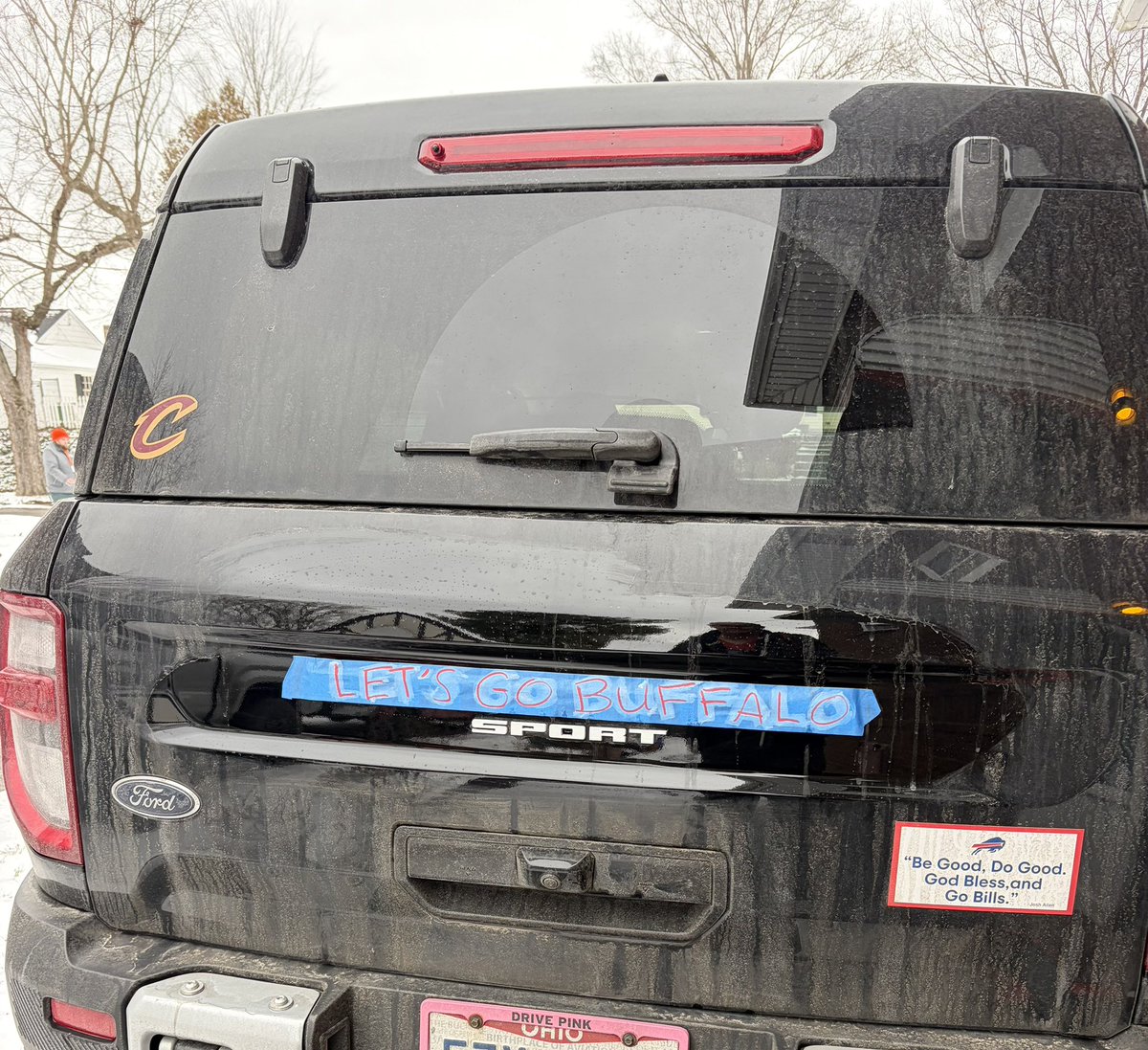 georgebaum's tweet image. My supportive wife made an adjustment to our Ford Bronco for the day.  😍 #gobills