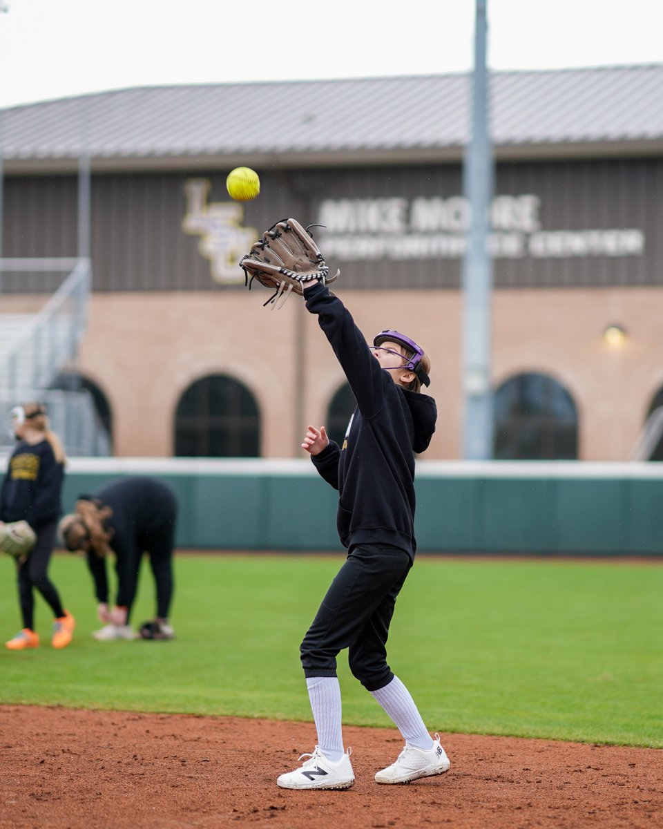 LSUsoftballcamp's tweet photo. π No Fly Zone
#LSUSbCamp https://t.co/ivm0AID3Tj