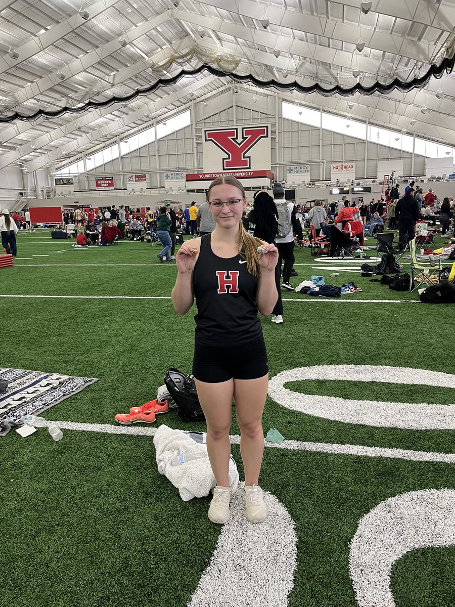 HSD_TrackField's tweet image. 🚨School Record Alert 🚨 It did not take long for Super Senior Josslyn Hancock to break another one of her school records!  Joss ran 26.41 to take 5th in the 200 at YSU 2 and lower her indoor record.  She also took 60m GOLD! Great day, Josslyn!  @HSD_Athletics @BobGreenburg