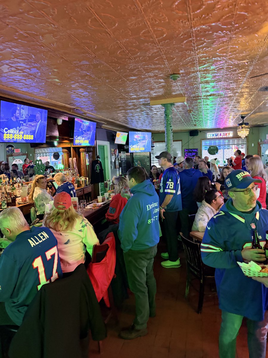 kdanosos's tweet image. Go Bills ❤️💙