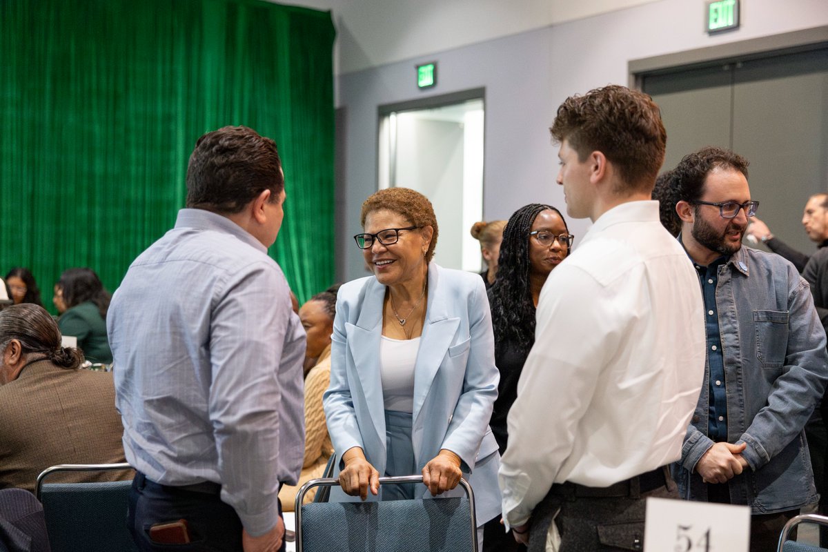 MayorOfLA's tweet image. I was honored to speak at the LA County Federation of Labor’s MLK Breakfast today. At such a consequential moment in our nation’s history, going back to our roots means organizing, standing in solidarity, and continuing to advance social and economic justice – no matter who or…