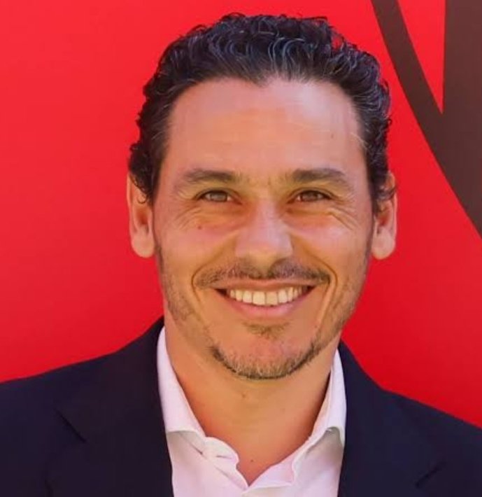 PlantaNoble_'s tweet image. Este tipo lleva desde el 10 de Septiembre escondido en su bunker y sin dar la cara. El club sumido en la miseria y ni una sola explicación. 100 días de ausencia donde se ha embolsado casi 300 mil euros.
El Sevillismo lo permite todo. Ni una sola manifestación. Colaboradores.