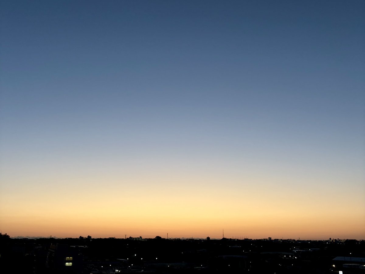 夜明け前の空、しばらく見惚れていた. #イマソラ