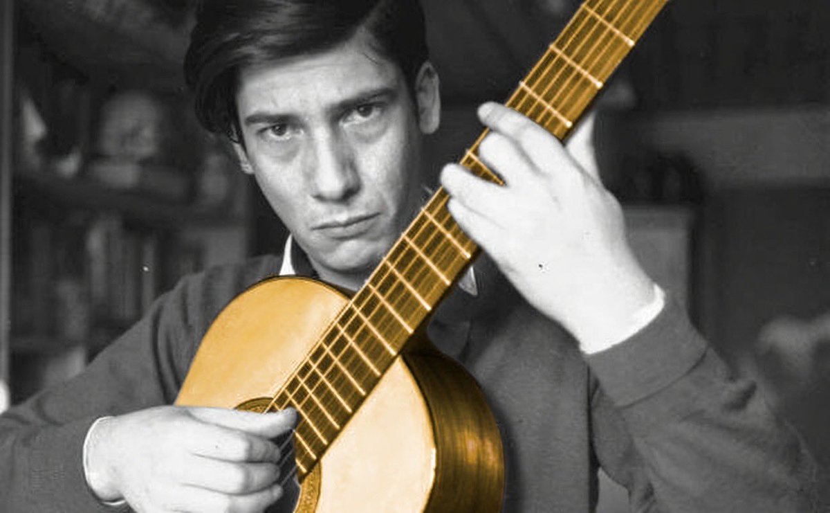 Escribió Eduardo Galeano: “Cuando Alfredo Zitarrosa murió en Montevideo, su amigo Juceca subió con él hasta los portones del Paraíso, por no dejarlo solo en esos trámites. Y cuando volvió, Juceca nos contó lo que había escuchado. San Pedro preguntó nombre, edad, oficio. 

-