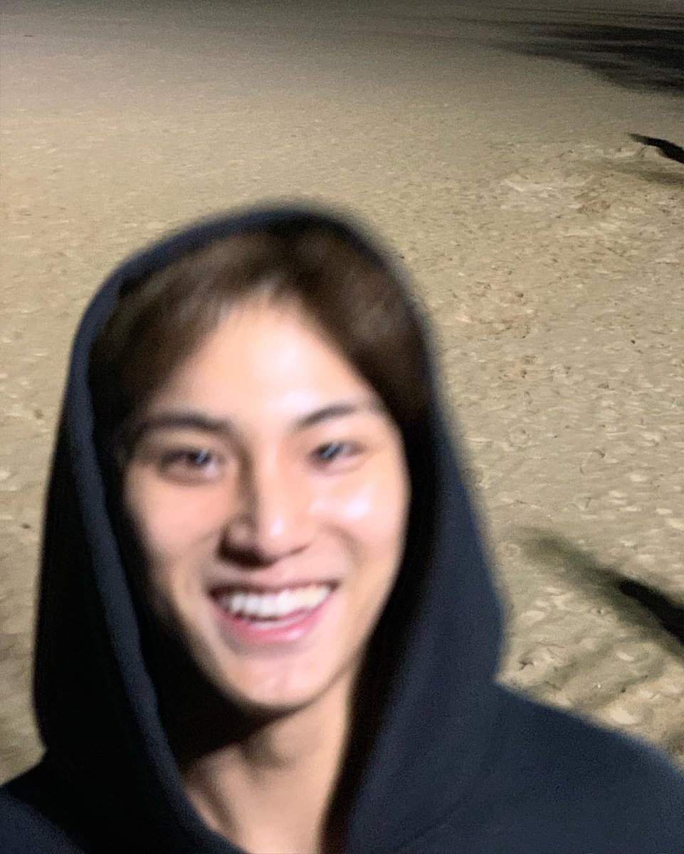 caratdeul550070's tweet image. it’s giving