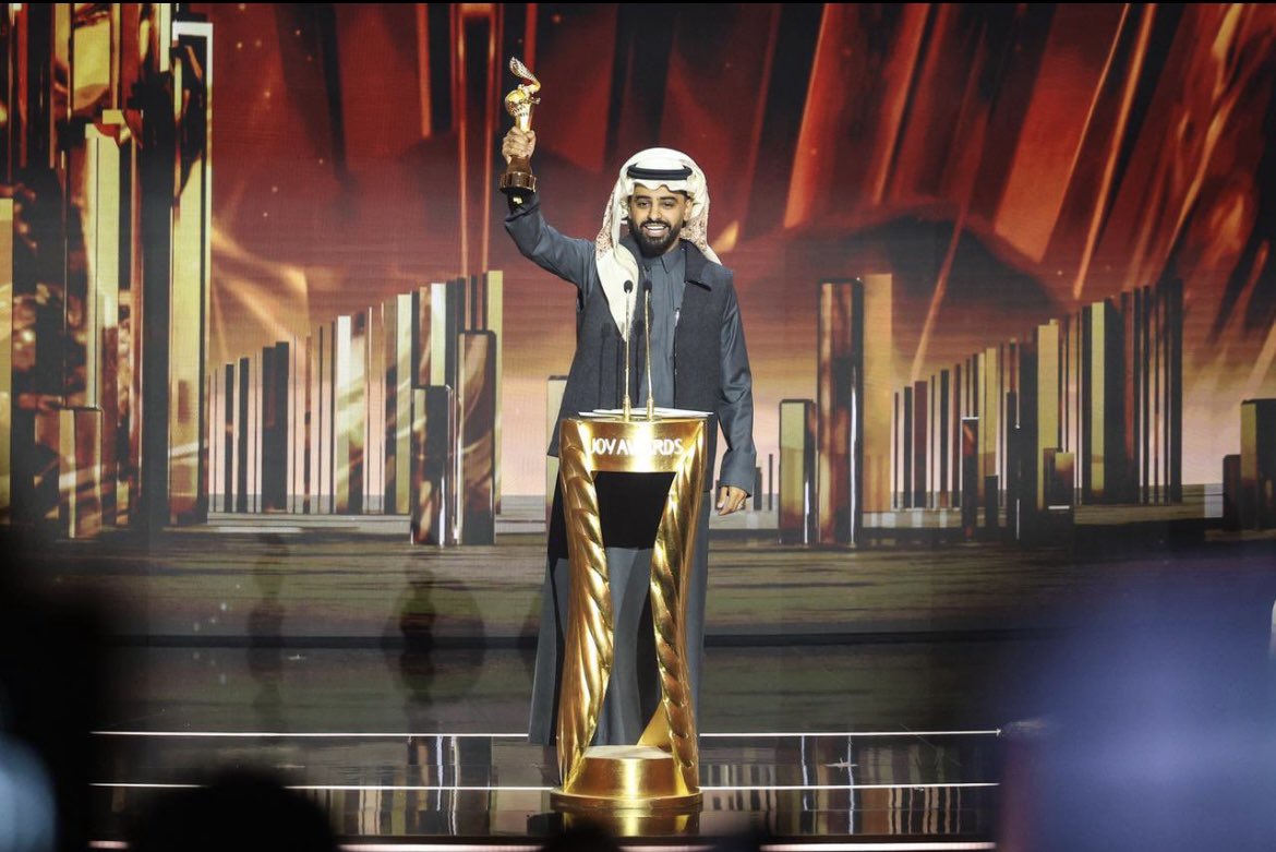 رضخت اخيراً ☝🏼🏆

الفففف مبروك يابو ملك نلتها بجدارة واستحقاق بعد تعب سنوات هاذي الجائزة تكريم لك على سنواتك في المجال 

مستحقة ياتاريخي 🤍🥇
<a href="/MjrmGemz/">مجرم قيمز 🇸🇦</a>