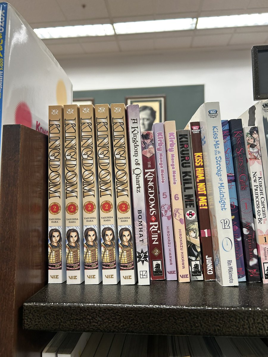 LassaBeauty94's tweet image. Went to B&amp;amp;N and could not find a single volume of Tamon’s B-side 😅😅

Well here’s what they have for Kingdom if anyone cares 😂😂