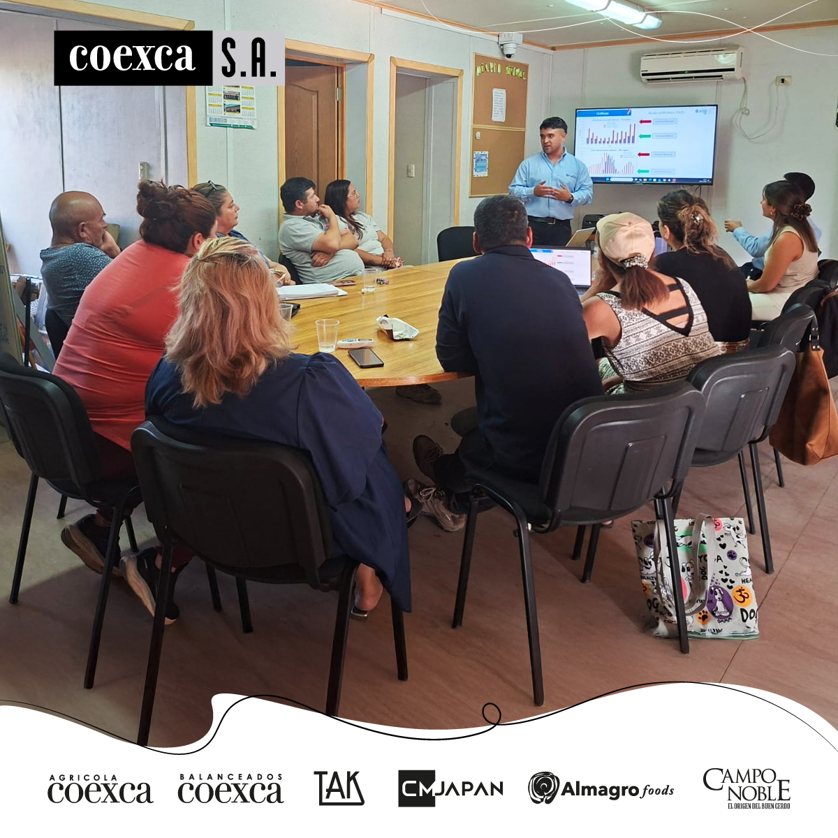 El equipo de gestión de la Granja Porkland, ubicada en Tiltil y gestionada por Agrícola Coexca S.A., se reunió con la mesa de trabajo de la localidad de Montenegro para dar a conocer los resultados 2025 en gestión ambiental.