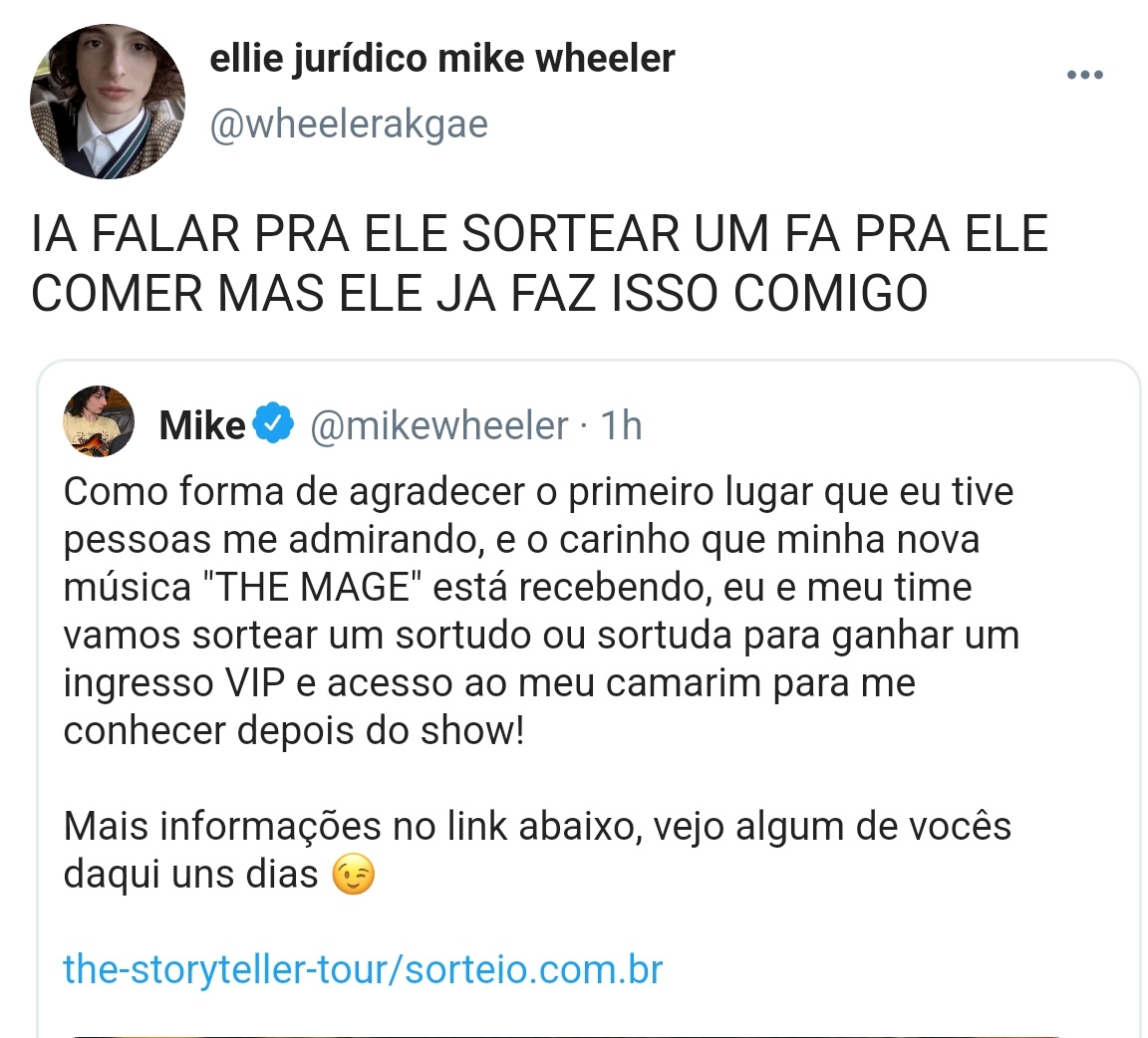 roxintogold's tweet image. #mileven mini au!

onde mike wheeler é um cantor famoso e el, sua namorada secreta e maior fã, não tem medo de brigar com as fãs dele no twitter para mostrar o amor que sente por ele, mesmo que ninguém acredite.