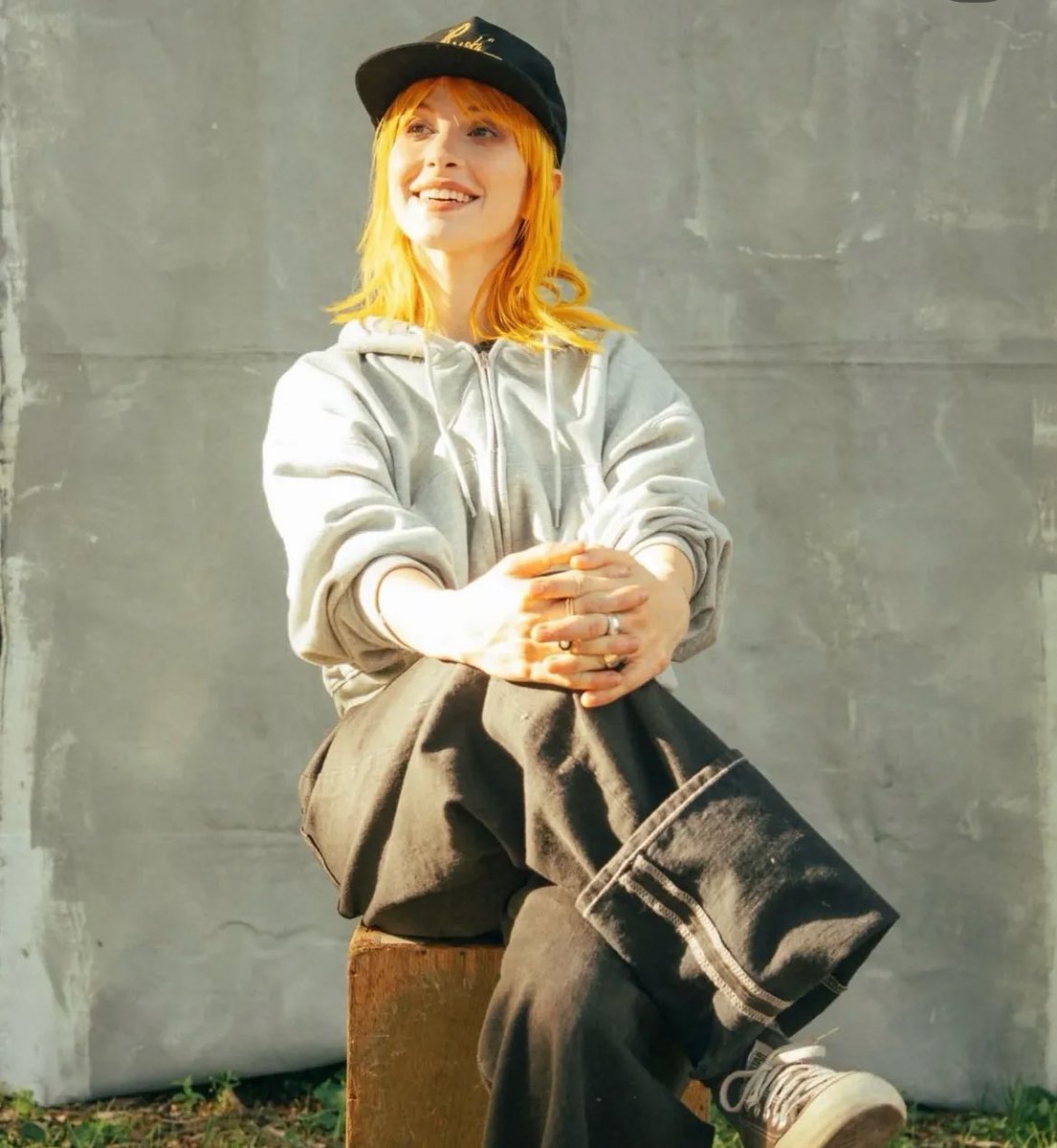 colormeandrea's tweet image. DOES ANYONE KNOW WHAT TO DO ANYMORE