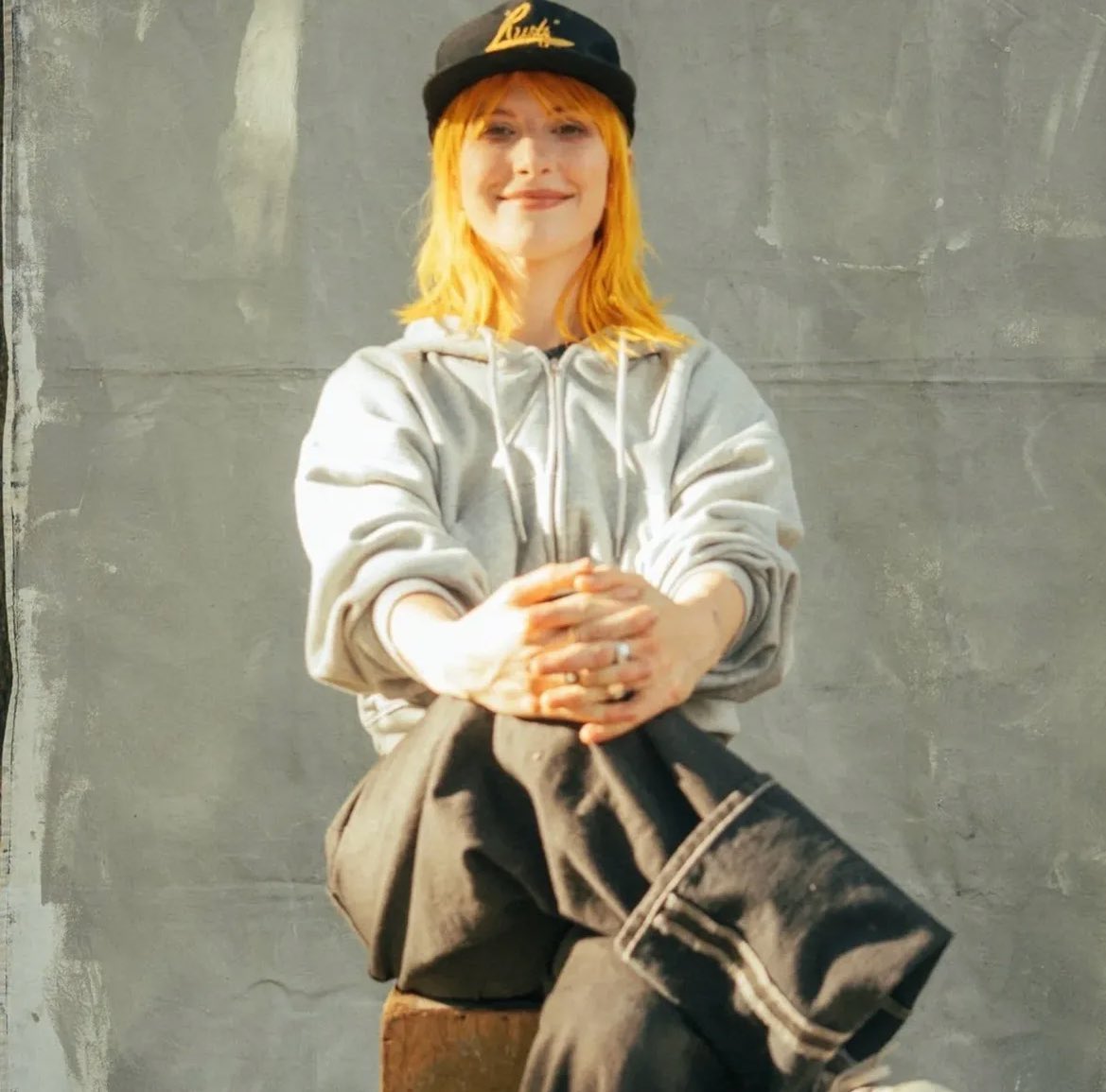 colormeandrea's tweet image. DOES ANYONE KNOW WHAT TO DO ANYMORE