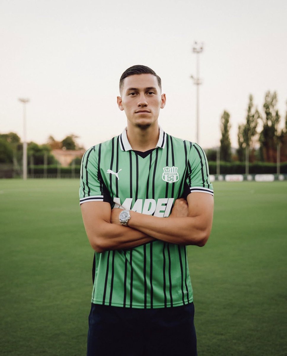 Indonesia should feel truly blessed to have Jay Idzes. 

An underrated but very solid centre-back.

He defends the space behind him well, stays calm under pressure, and isn’t rushed even when pressed. He can play safe, reliable passes, even with his back to his teammates, and