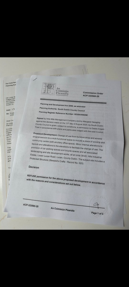TheFlareNews's tweet image. 🇮🇪 PLANNING PERMISSION REFUSED FOR MOSQUE IN LUCAN, CO. DUBLIN 

The Daare Arqam Trust was seeking planning permission to build a mosque in Hills Industrial Estate.

It was refused permission due to an appeal by owners of existing premises within the industrial estate.