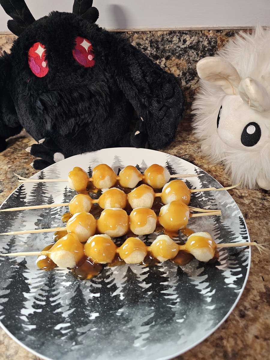 Hungry Mothman tweet media