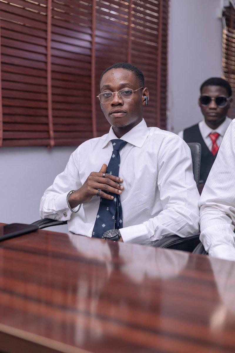 AdedoyinTVS's tweet image. SEMINAR: 🏫👜👔Last year, I got the opportunity to photograph my coursemates during our Academic Seminar organised on the "Corporate Day" of the 2024/2025 Final Year Week at the University of Lagos.

#festivity #finalyearweek #finalyearbrethren #fybweek #corporateday #school