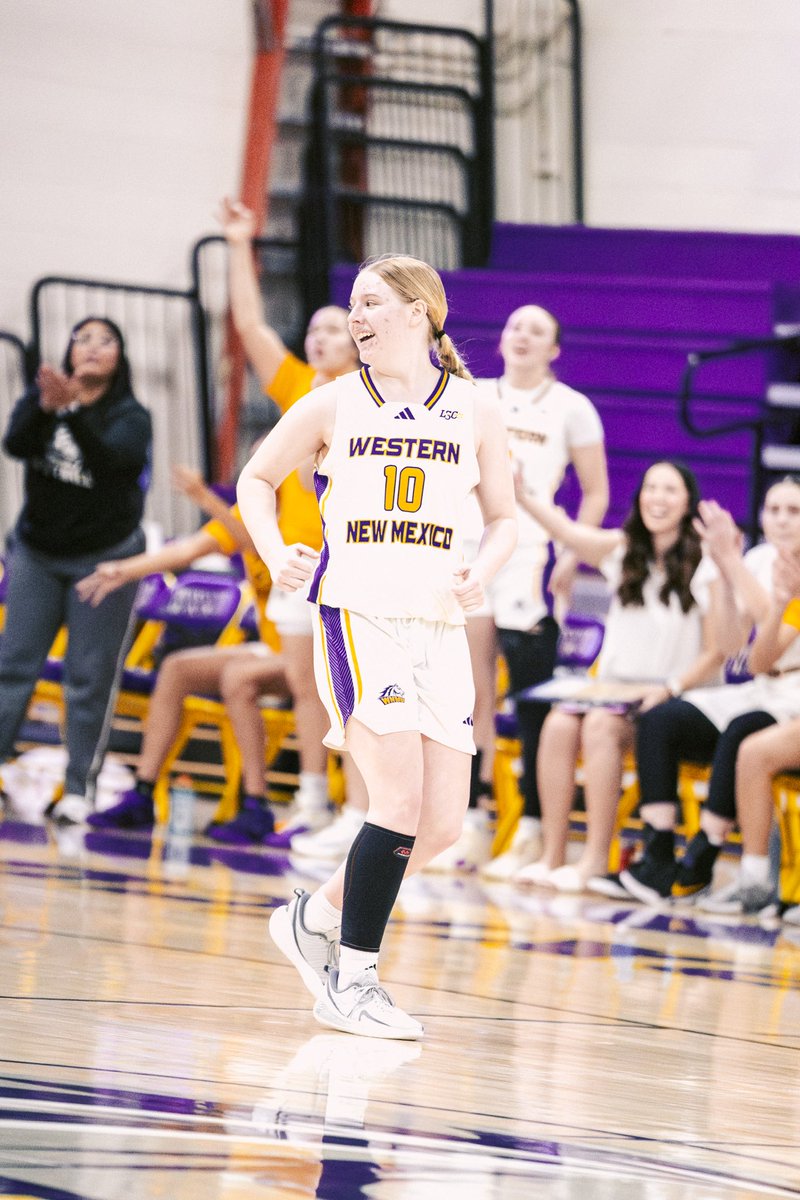 WNMU_WBB's tweet photo. Mustangs vs Eagles 📸 https://t.co/auhf27QFYI