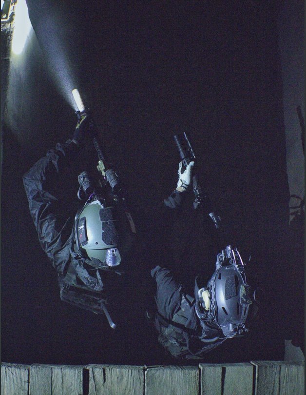 brako1992's tweet photo. Ants at night
#airsoft #nightvision #gasmask #Nods https://t.co/Jjr3qeRKUB