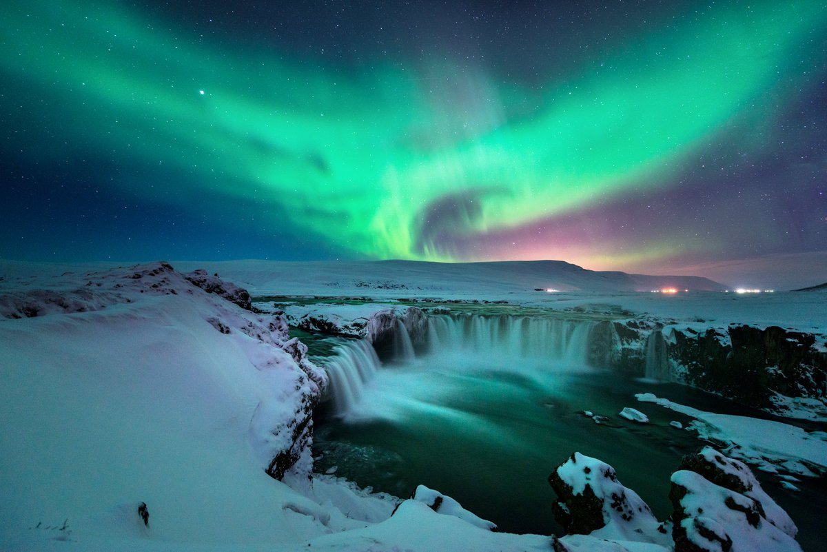 guidetoiceland's tweet photo. Northern Lights forecast for Jan 17, Saturday night skies are active! 💫🌌

The aurora activity is active (KP 4) tonight — a step above moderate — and skies are expected to be mostly clear across many parts of Iceland, especially in the west, south coast, and highland regions. Perfect conditions to witness the magic! 💚
