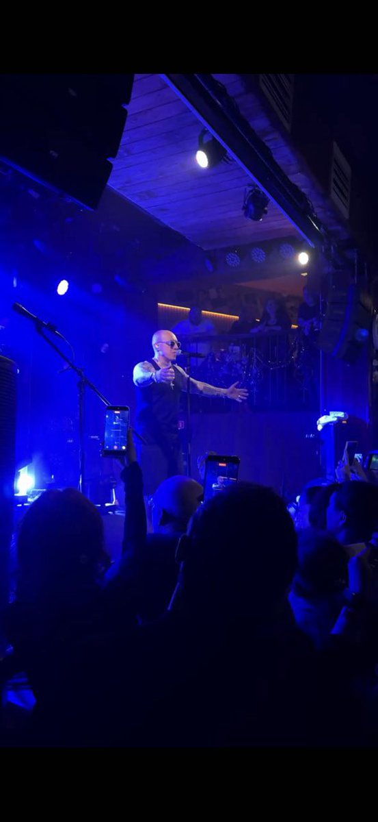 _kisel_'s tweet image. Как весело сказали ребята: мы хотели стедиум лайв, а приходится три солдаута в мытищах