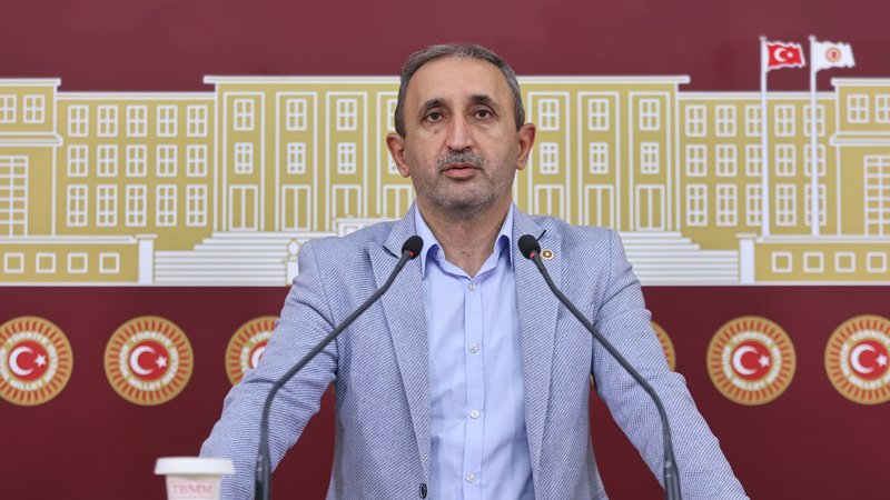 🗣️ HÜDA PAR Milletvekili Şahzade Demir:

"Esra Erol sevdasının arkasında ne var?

ATV yönetimi tüm tepkilere ve değerlerimize yaptığı saldırılara rağmen Esra Erol’u ısrarla televizyonda tutup bu iğrençlikleri işlemesine niye göz yumuyor?

Mesele reyting mi?

Eğer mesele reyting