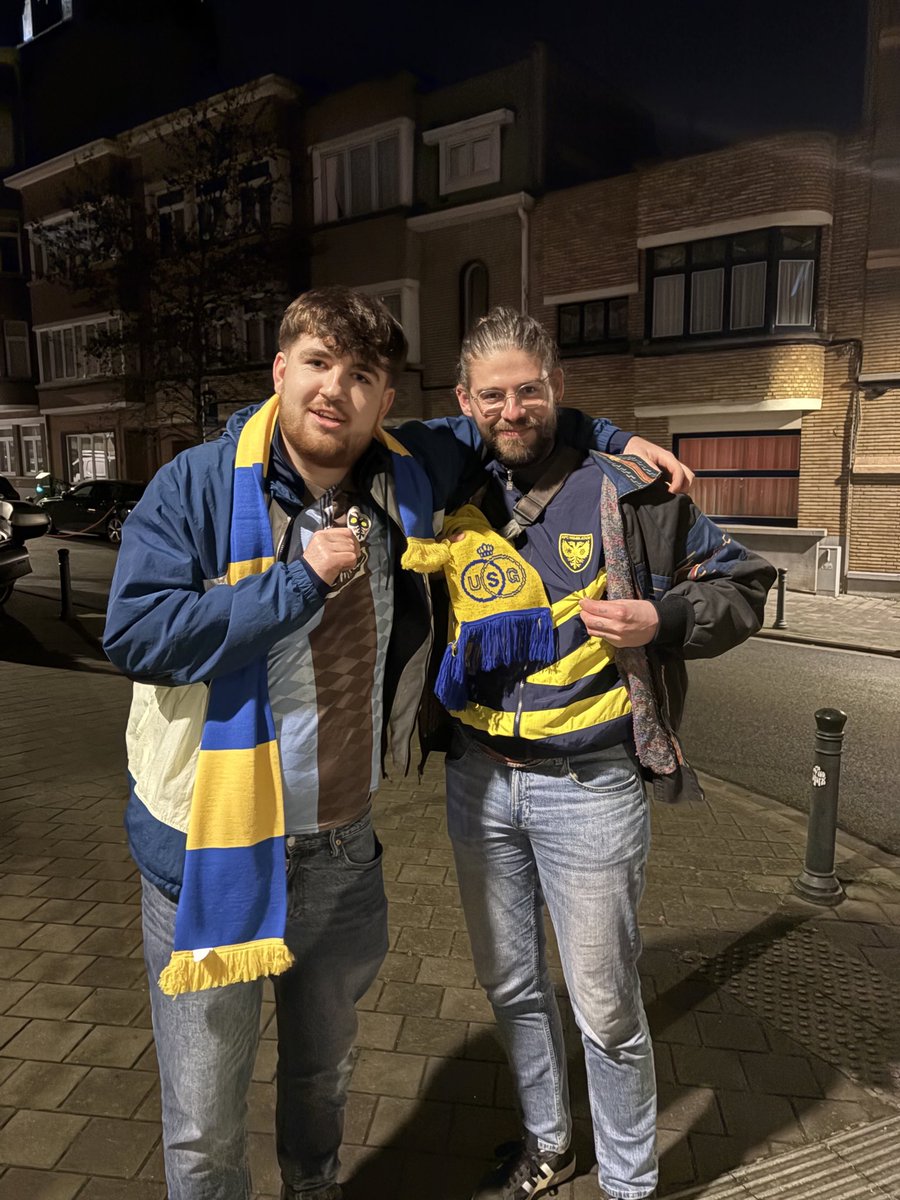 Dons x Union Saint Gilloise 🔵🟡 

Big up Oli, couldn’t get over to a game but bought the jacket anyway. Legend 🏴󠁧󠁢󠁥󠁮󠁧󠁿🇧🇪