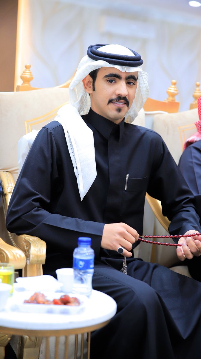 مقتطفات 🍃

من زواج الشاب / سليم بن ضويحي العضياني 
#عفيف #مصور #مصورين #مصور_زواجات #مصور_حفلات