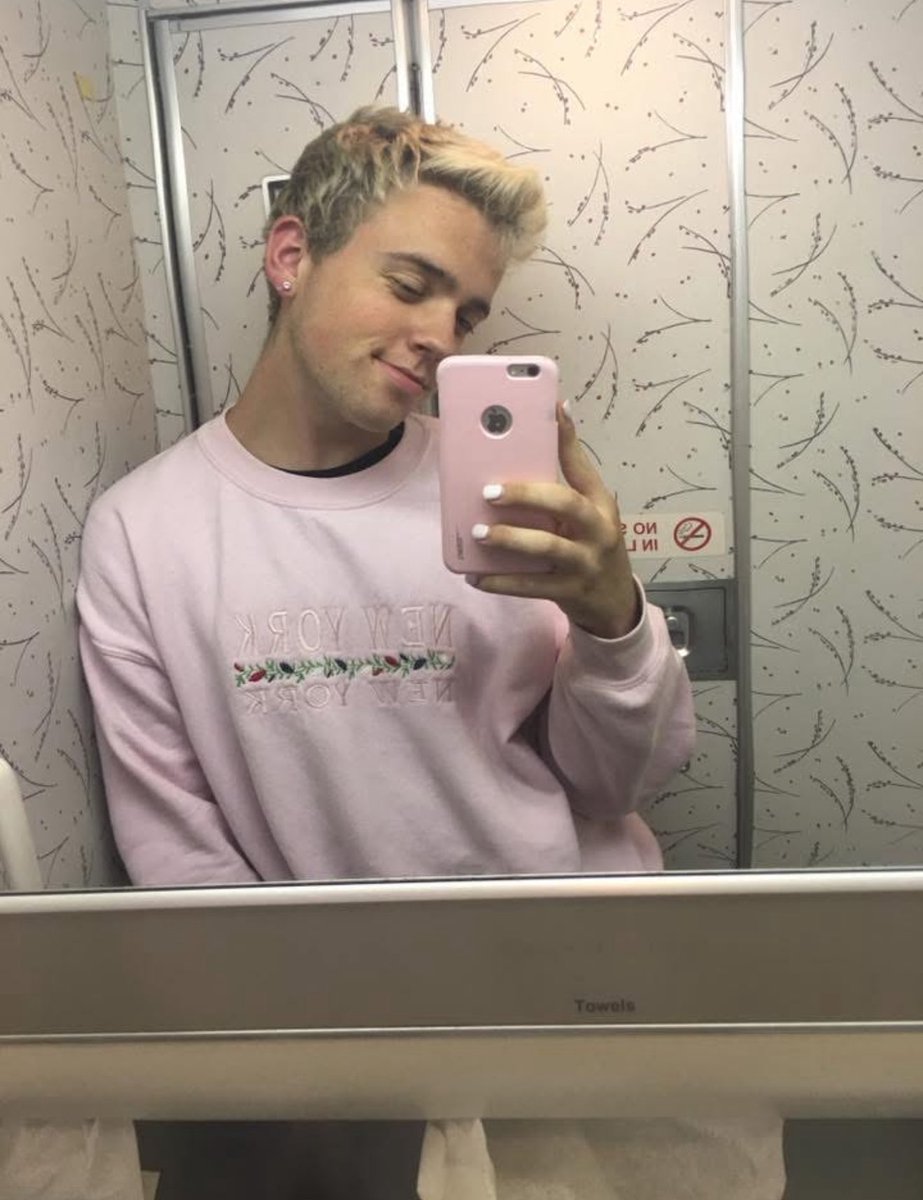 ieuan's tweet image. 2016😩