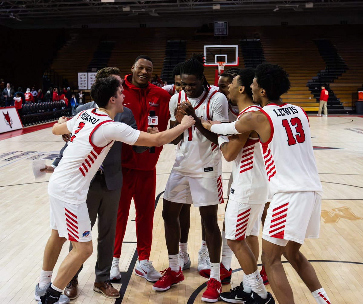 MaristMBB's tweet image. Parby Party inside McCann 🥳🎉