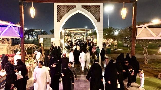 AFAGYOUTHAS's tweet image. أسهمت جمعية آفاق الشبابية بضمد في تنظيم فعالية «ليلة ضمد» ضمن مهرجان جازان 2026 بجهود متطوعيها، وتحت إشراف مدير وحدة التطوع سلطان الأمير، في مشاركة تجسّد الدور المجتمعي للجمعية وتبرز تميّز متطوعيها وإسهامهم في نجاح الفعالية
#جمعية_آفاق_الشبابية 
#ليلة_ضمد 
#مهرجان_جازان