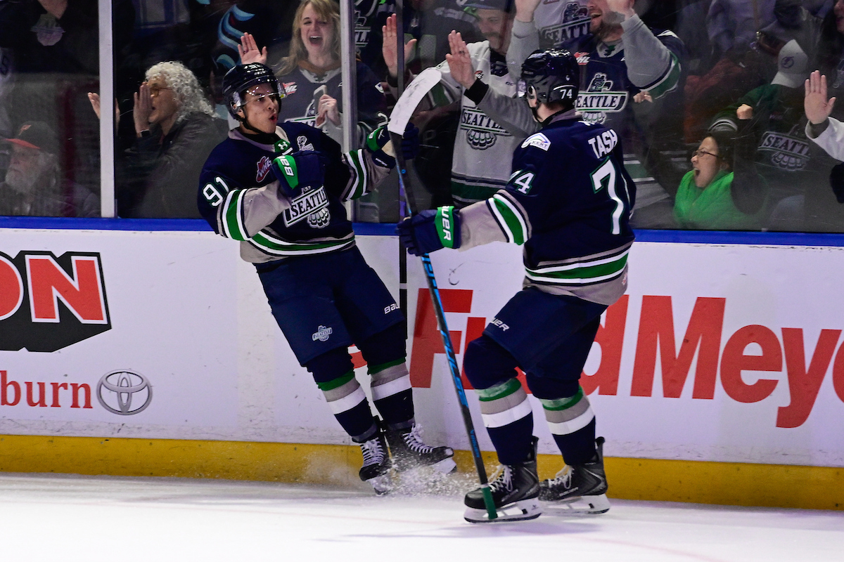 SeattleTbirds's tweet photo. Home debut goals 🔥 

📸 @BrianLiesse https://t.co/9Jfg8ETbOt