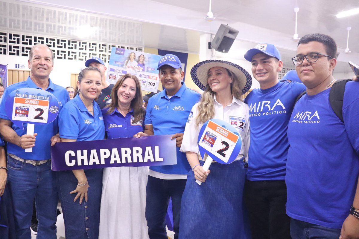 AnaPaolaAgudelo's tweet photo. Recorrer nuestra tierra no es solo caminar kilómetros, es reafirmar que hacer política con principios sí es posible.

Seguimos demostrando que la coherencia es nuestro mayor orgullo.

​¡Gracias, Tolima, por creer en que la política es para servir!
Avancemos ​Uni2 por el Tolima https://t.co/Qk2KjDRaZG